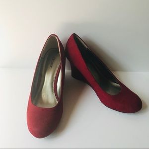 Dexter women’s red suede red wedges Sz 7